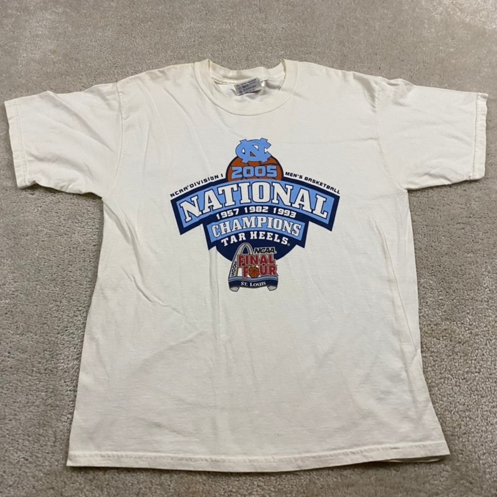 Y2K UNC Tar Heels Shirt Mens L 2005 National Champions White NCAA Basketball